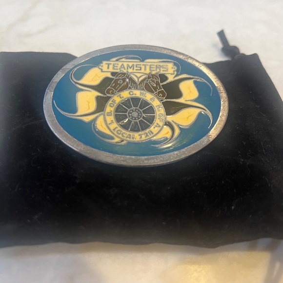 VINTAGE & RARE- Teamsters Belt Buckle - Picture 3 of 3